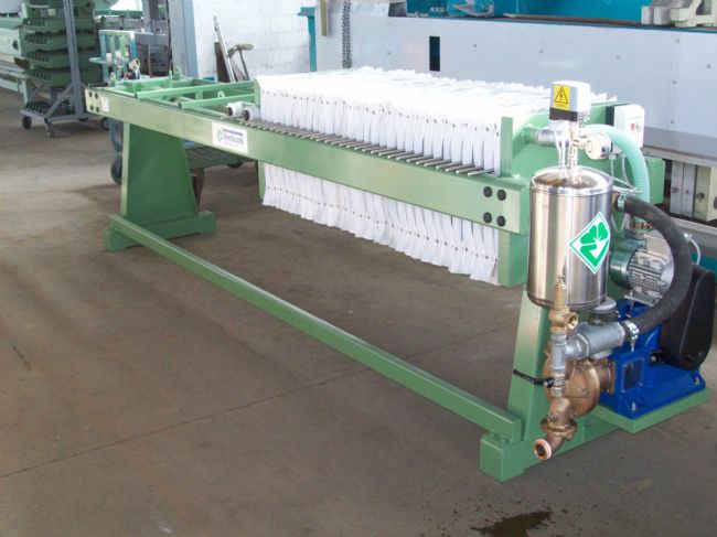  » Pompa di alimentazione dei fanghi a pistone-membrana VR1M.
