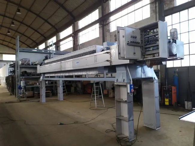 VERLICCHI SRL installa un filtro-pressa 1000x1000 in un grande acetificio a Modena