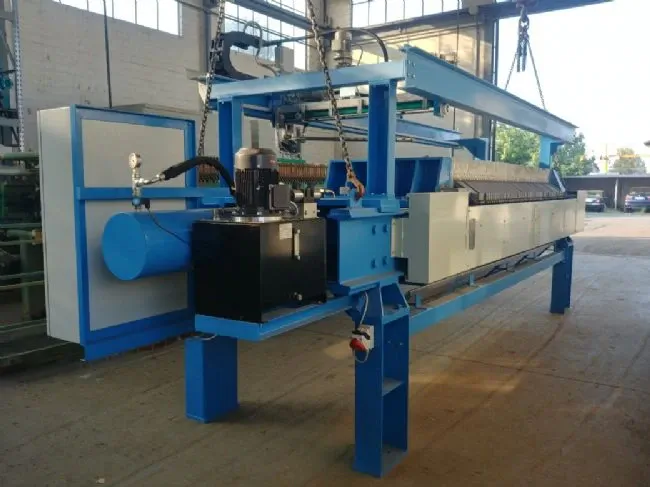 VERLICCHI SRL è orgogliosa di fornire a una grande industria greca del settore depurazione 1 filtro VR VA 1000x1000 con 600 piastre